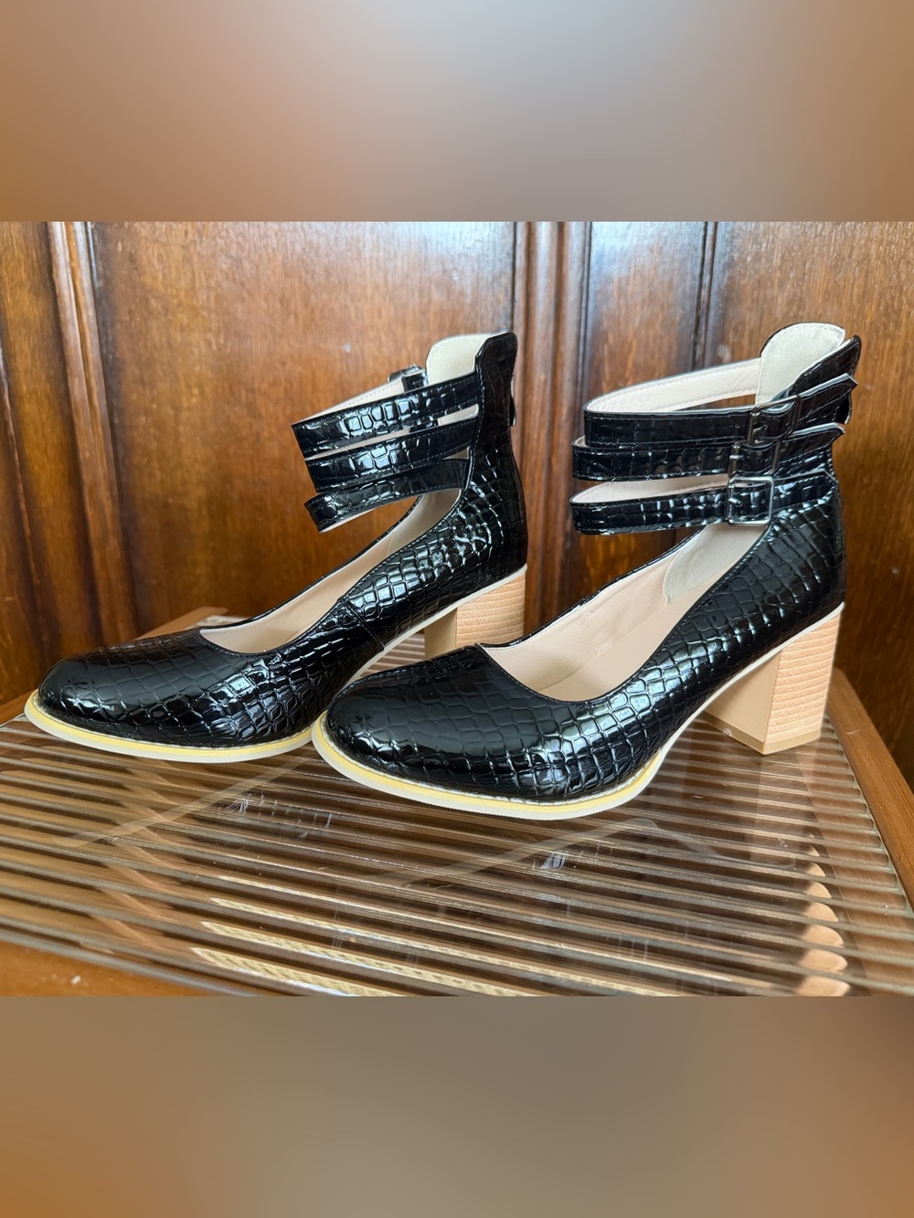 Freebird Inspired Black Croc-Embossed Ankle-Strap Block Heel Pumps Size 8.5 - Picture 8 of 10